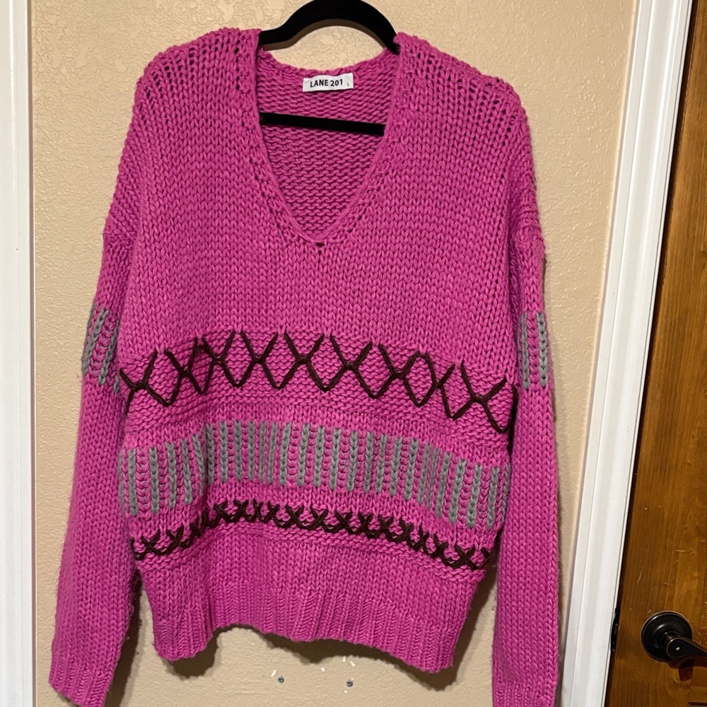 Lane 201 Bright Pink V-Neck Patterned Knit Sweater